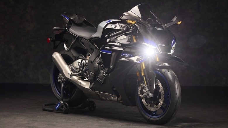 Yamaha YZF-R1M