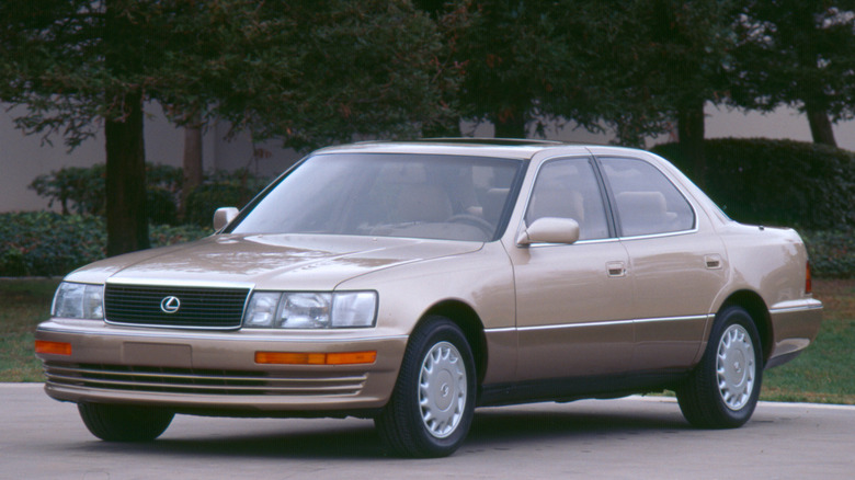 1990 Lexus LS400, front-left three-quarter view