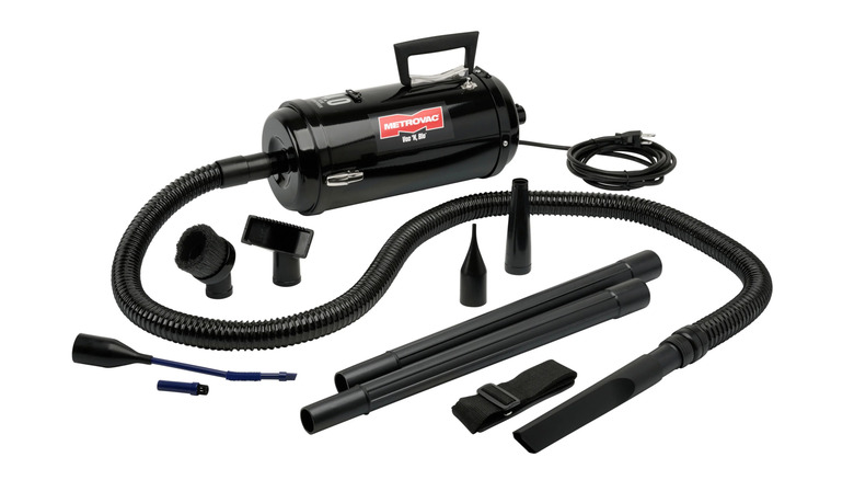Picture of vacuum with accessories