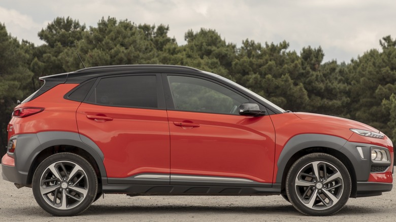 Side profile of Hyundai Kona