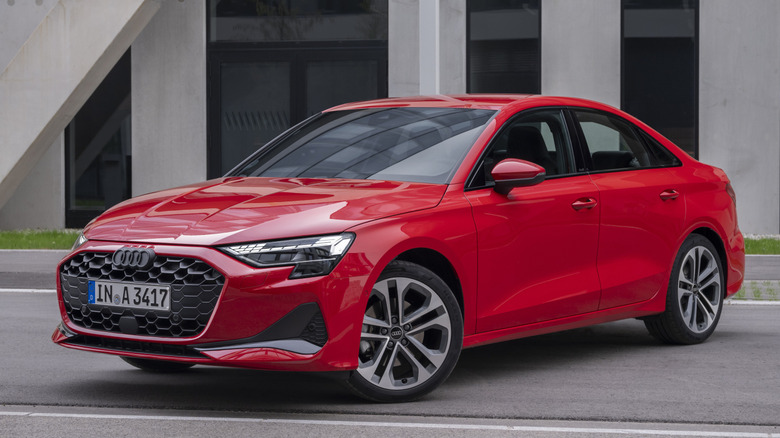 Front 3/4 view of Audi A3