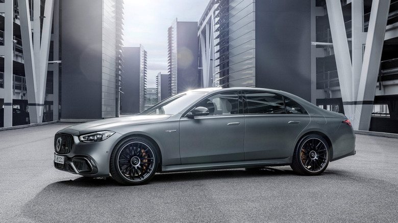 Mercedes-AMG S 63 E Performance front-to-side view
