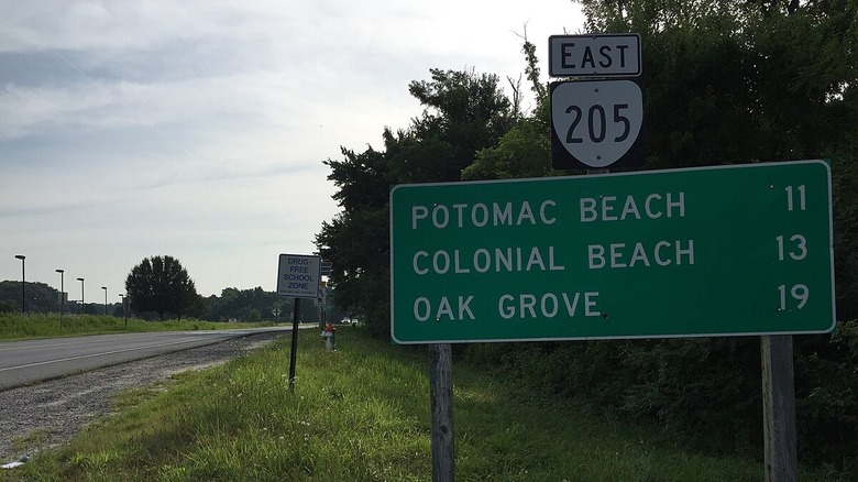 A road sign indicating King's Highway east route 205 in Virginia, United States