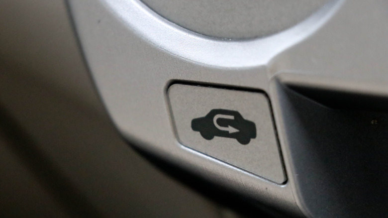 Car's recirculation button