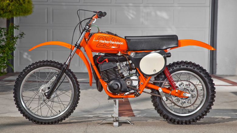 Harley-Davidson MX250 on a driveway