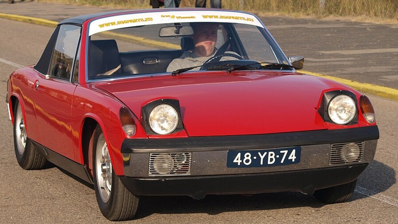 a red Porsche 914