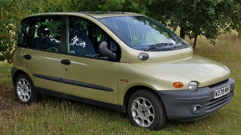 Olive Fiat Multipla parked in grass