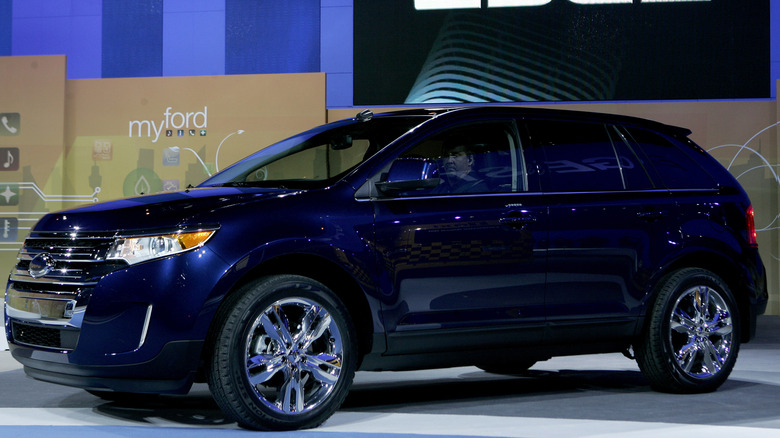 Dark blue 2011 Ford Edge