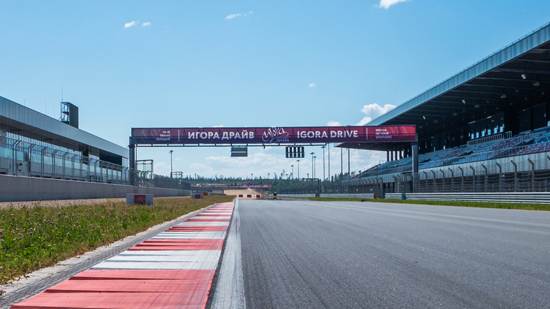 A picture of the Igora Drive circuit in Russia, camera close to the floor.