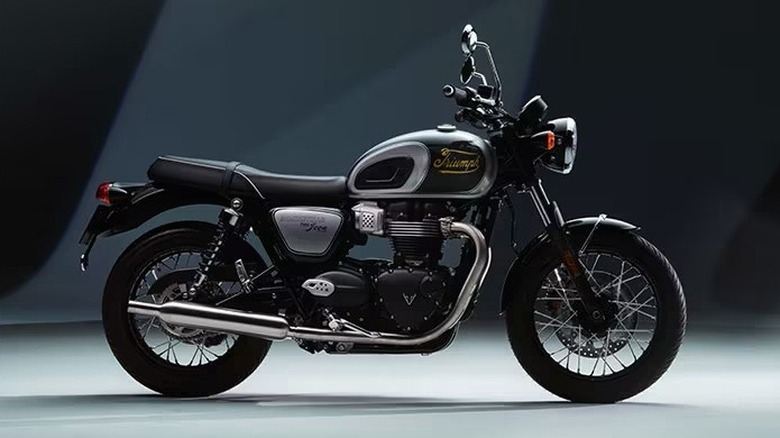 A Trimuph Bonneville T100 in black and silver color