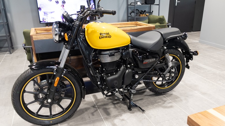 yellow royal enfield meteor 