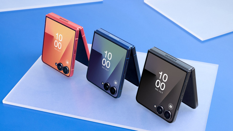 All the different color options of the Samsung Galaxy Z Flip7