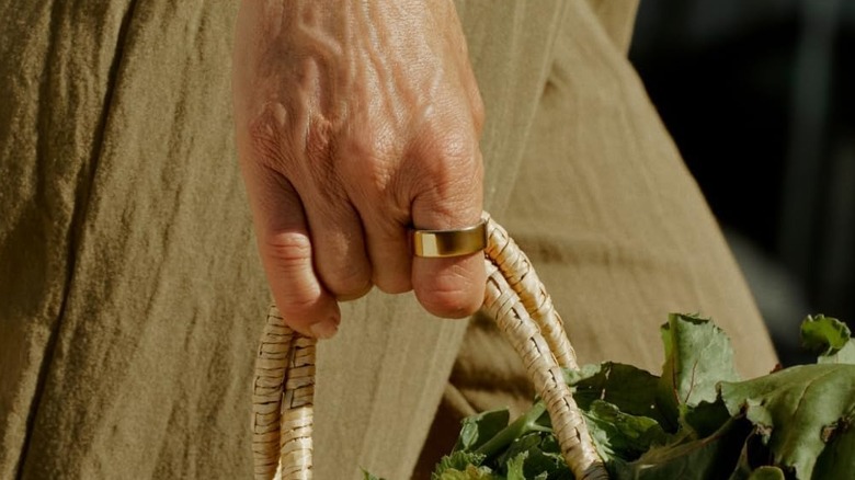 Oura Ring on old woman's hand