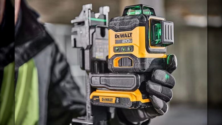 20V 3x360 Line Laser in use