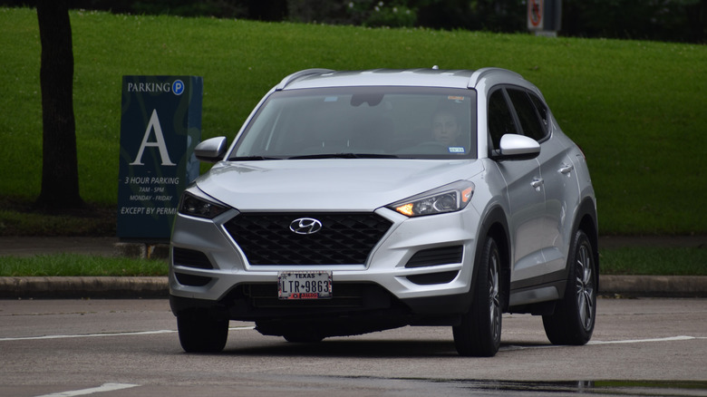 Silver Hyundai Tucson taking a corner