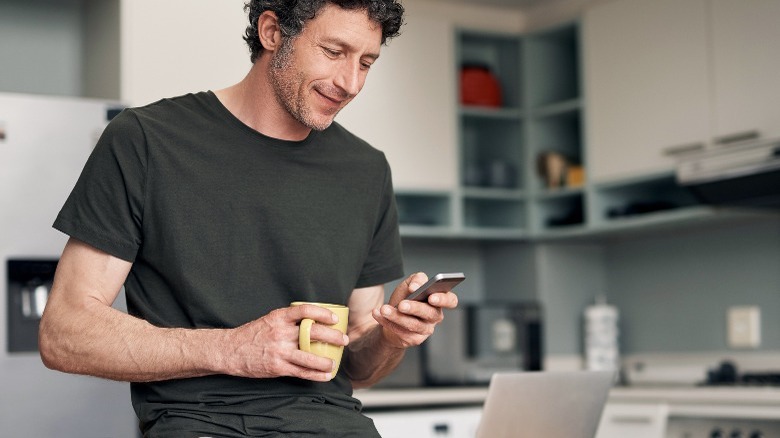 man using a cellphone