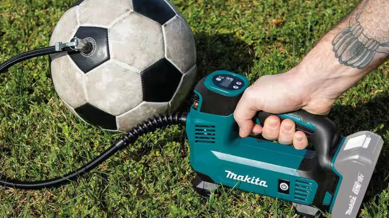 Makita Electric Portable Inflator Kit