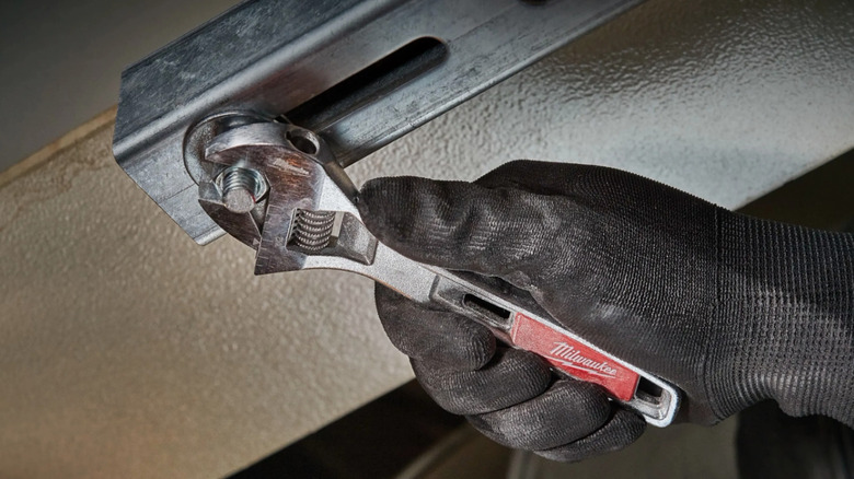 Milwaukee wrench at work on bolt