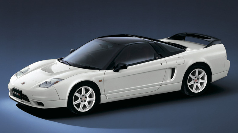 Front 3/4 view of Honda NSX-R