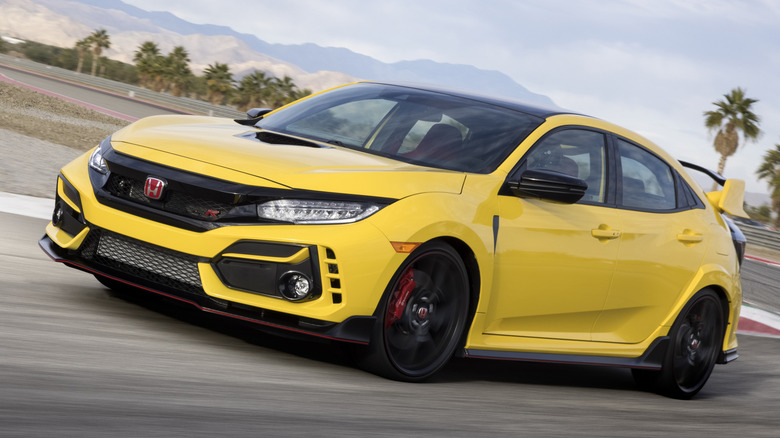 Front 3/4 view of Honda Civic Type R Limited Edition