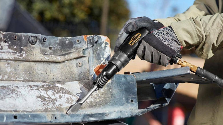 Using a McGraw air hammer