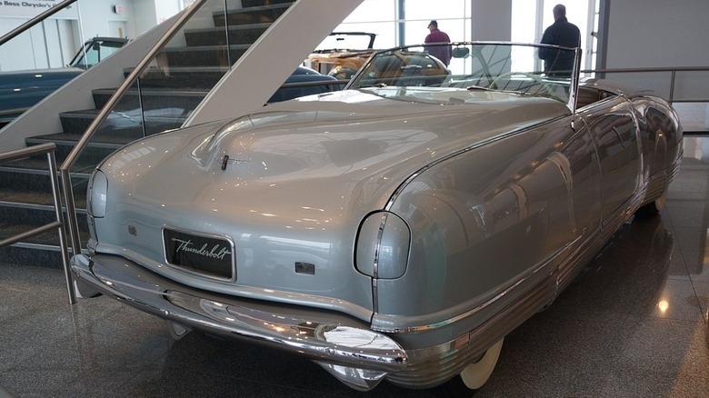 Front view of display Chrysler Thunderbolt