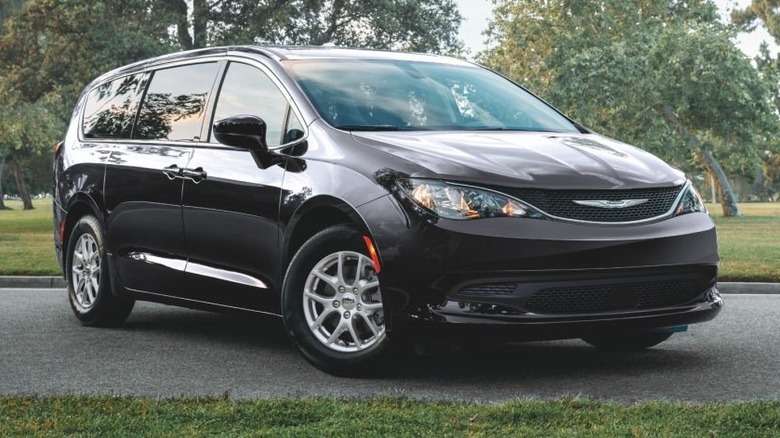 Chrysler Voyager by parkland