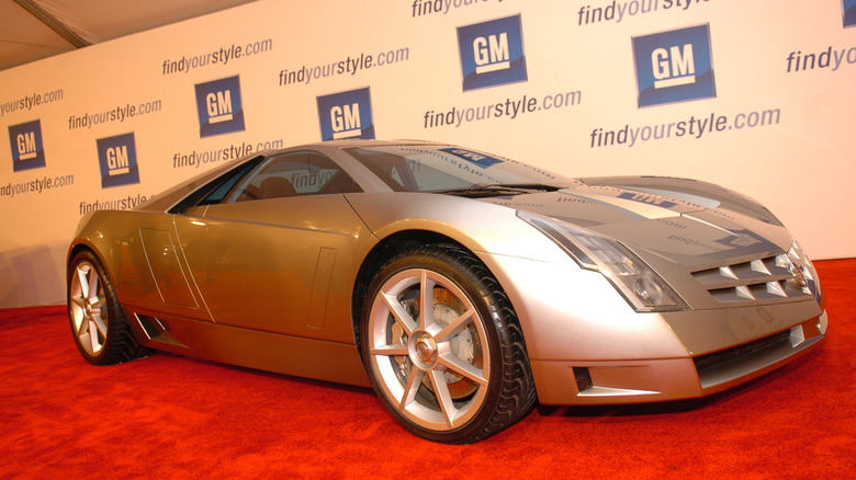 The Cadillac Cien at a red carpet event, front 3/4 view, silver exterior