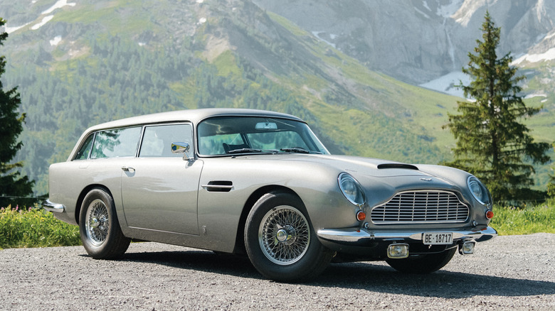 Aston Martin DB5 Shooting Brake front 3/4 view