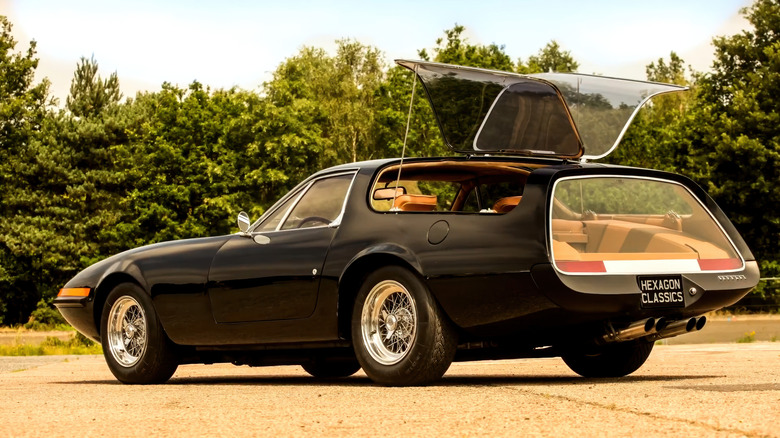 Ferrari 365 GTB/4 Daytona Shooting Brake rear 3/4 view