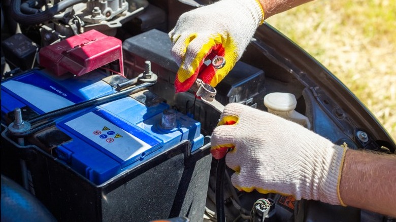 Auto battery service