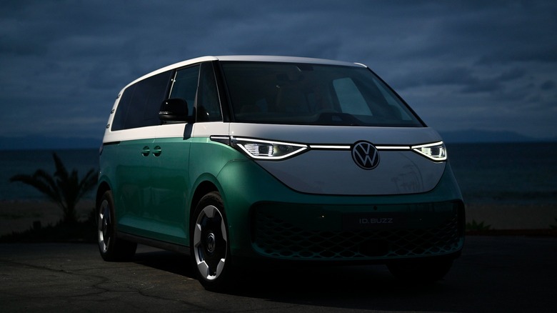 2025 Volkswagen ID. Buzz at night