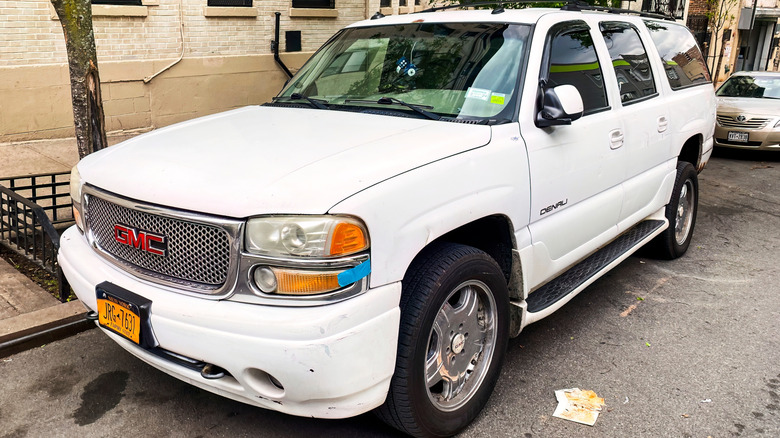 White GMC Yukon XL Denali