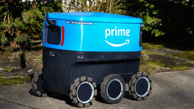 Amazon delivery robot