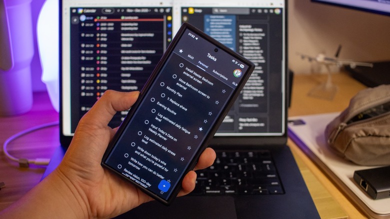 Google Tasks on an Android phone and Google Calendar and Keep on a MacBook Air in the background