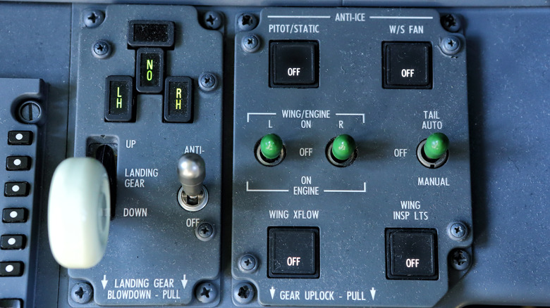 Landing gear and anti-ice controls on a jet