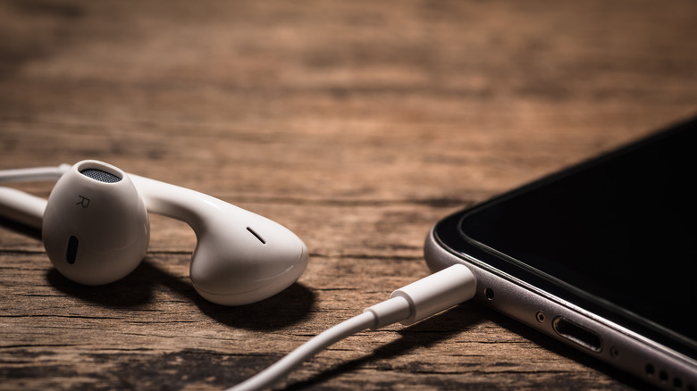 Old iPhone headphone jack