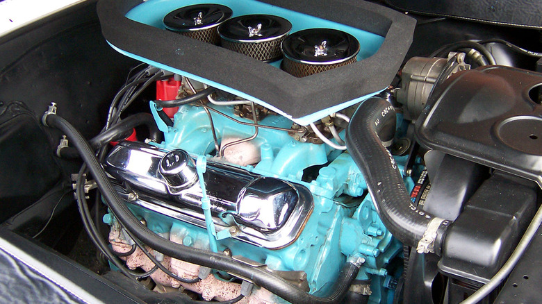 Pontiac tri-power V8