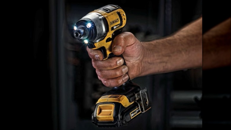 DeWalt's DCF885 20V Max impact driver with 3 LED lights.