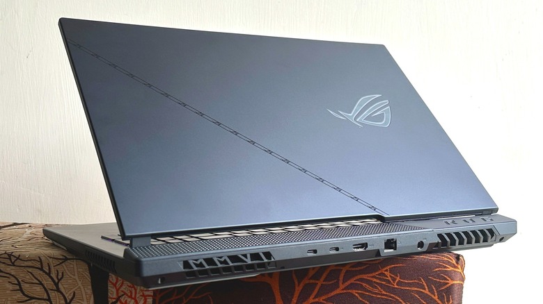 Rear view of Asus ROG Strix Scar 17