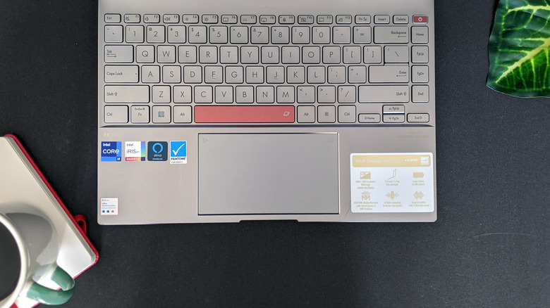 ASUS Zenbook 14X OLED Space Edition chiclet keyboard