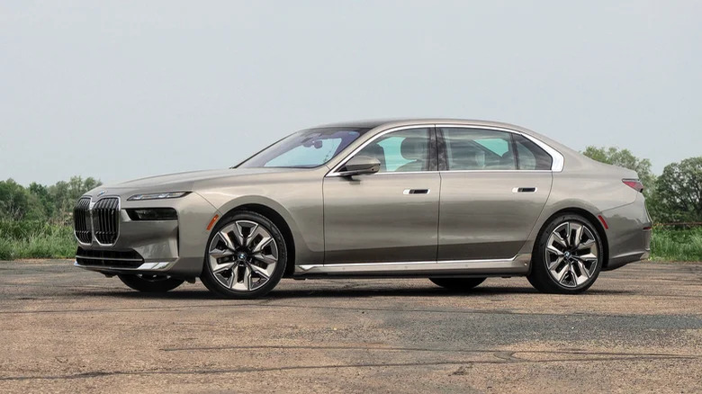 The BMW i7