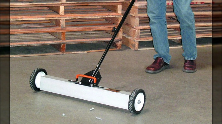 Central Machinery 30-inch Magnetic Sweeper with Wheels