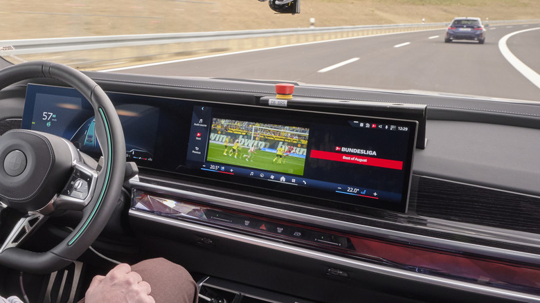 Infotainment while Level 3 self driving BMW
