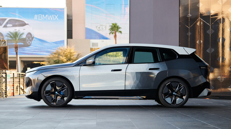 BMW iX Flow