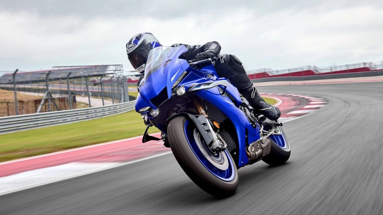 Yamaha R1 being ridden around a racetrack