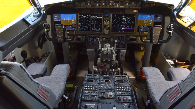 A view of the inside of a Boeing 737 cockpit