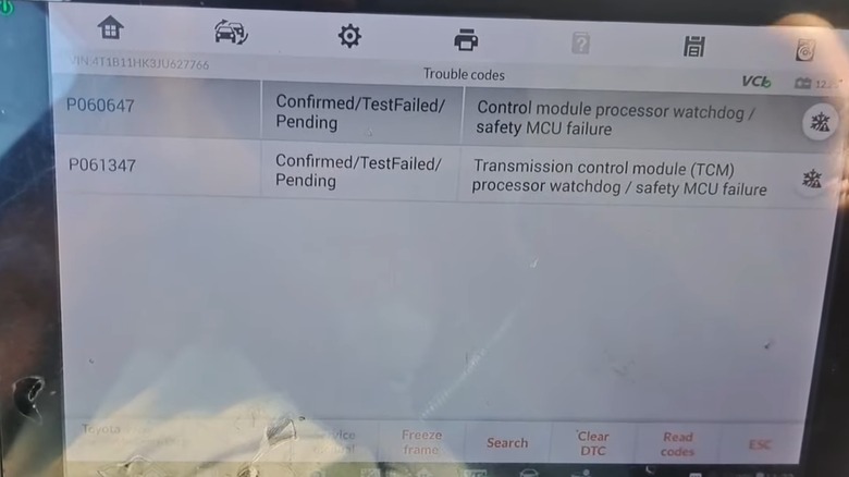 an image of an obdii scan tool showing a transmission dtc