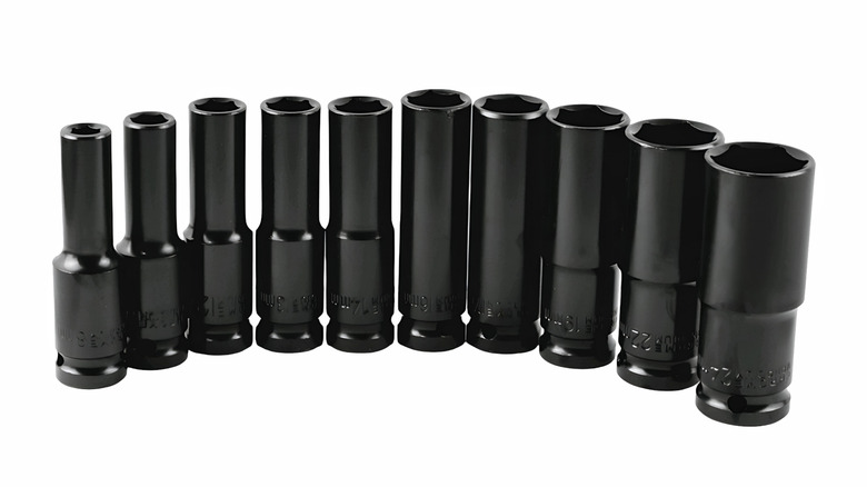 A set of impact sockets of different sizes