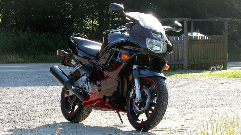 A parked Honda CBR600F2